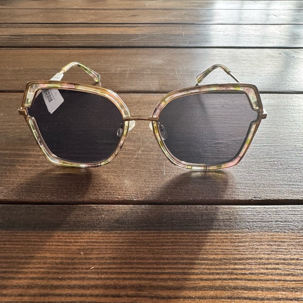 Diff Eyewear Dakota Floral Frame Sunglasses